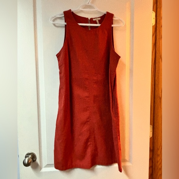 Linen shift dress. Very comfy. Fitted. - Picture 1 of 2
